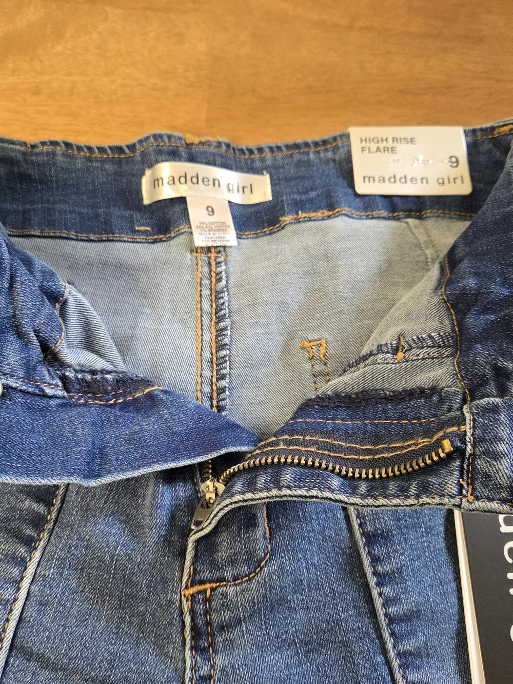 Madden Girl High Rise Flare Jeans Women’s Size 9 Medium Wash NWT $44 - Picture 9 of 10